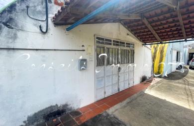 Local entrepôt 140 m2 - 4,17 m sous plafond, double accès - ZI Cocotte - Ducos