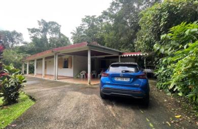 Ensemble immobilier une maison F4 avec une dépendance F3 sur un grand terrain - AJOUPA BOUILLON