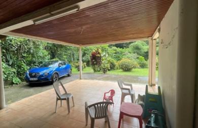 Ensemble immobilier une maison F4 avec une dépendance F3 sur un grand terrain - AJOUPA BOUILLON