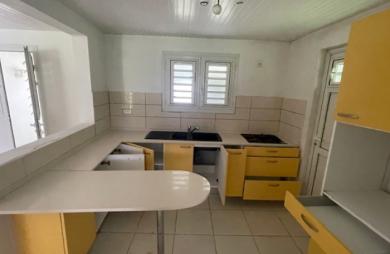 Ensemble immobilier une maison F4 avec une dépendance F3 sur un grand terrain - AJOUPA BOUILLON