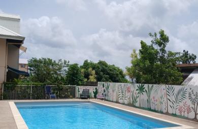 Appartement F2 meublé en rez-de-jardin, proximité plage, Anse Mitan - TROIS-ILETS