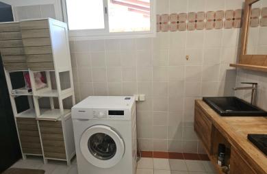 Belle maison F4 en dur avec piscine, jardin au calme dans la nature
