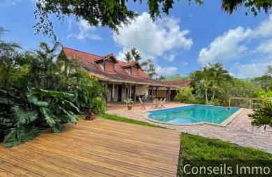 Villa créole F6 + dépendance indépendante & piscine - Le Robert