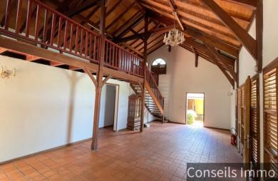 Villa créole F6 + dépendance indépendante & piscine - Le Robert