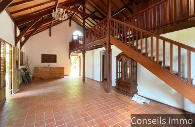 Villa créole F6 + dépendance indépendante & piscine - Le Robert