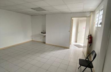 Location Local commercial 25m² Ducos