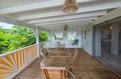 Maison F4 + F5 meublé et équipée en très bon état.