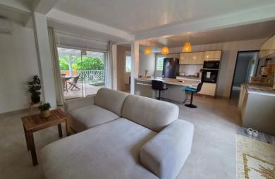 Maison F4 + F5 meublé et équipée en très bon état.