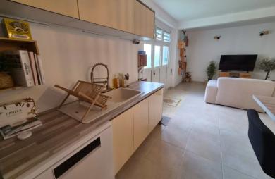 Maison F4 + F5 meublé et équipée en très bon état.