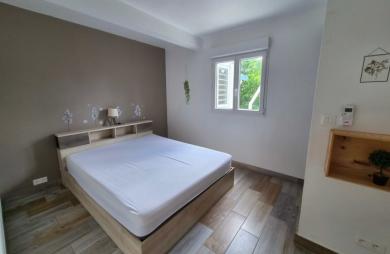 Maison F4 + F5 meublé et équipée en très bon état.