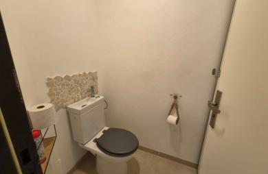 Maison F4 + F5 meublé et équipée en très bon état.