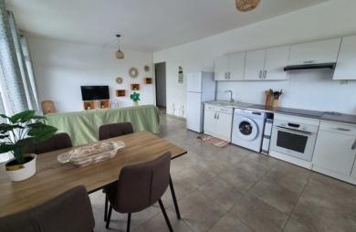 Maison F4 + F5 meublé et équipée en très bon état.