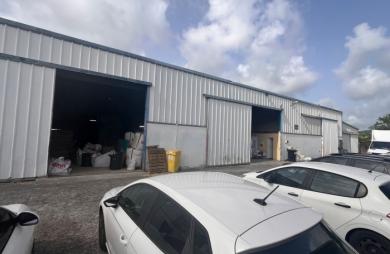 Location Entrepot 360m² Ducos