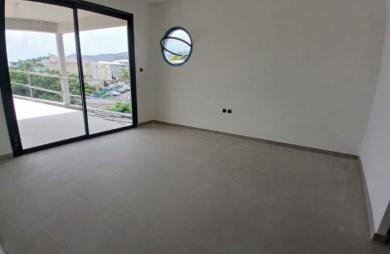Rare   Splendide T4 Traversant de 157 m2 avec Vue Marina   Dernier Étage Unique avec Ascenseur
