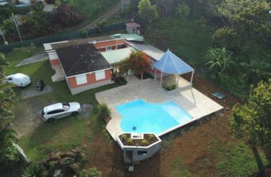 Villa F5 avec piscine et grand jardin à proximité CHU - FORT-DE-FRANCE