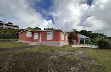 Villa F5 avec piscine et grand jardin à proximité CHU - FORT-DE-FRANCE
