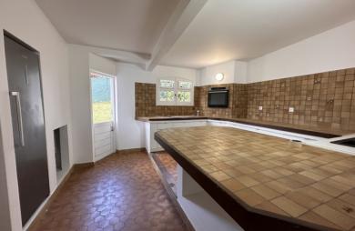 Villa F5 avec piscine et grand jardin à proximité CHU - FORT-DE-FRANCE