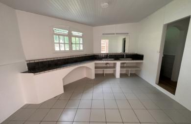 Villa F5 avec piscine et grand jardin à proximité CHU - FORT-DE-FRANCE