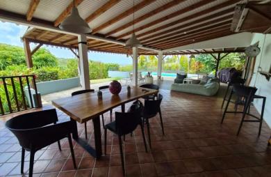 Villa de charme F4 + studio avec vue mer et piscine