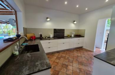 Villa de charme F4 + studio avec vue mer et piscine