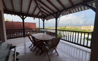 VILLA DE 3 LOGEMENTS INDEPENDANTS - TROIS ILETS : 550 000 €