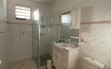 VILLA DE 3 LOGEMENTS INDEPENDANTS - TROIS ILETS : 550 000 €
