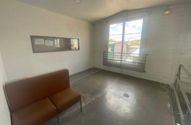 Location Local commercial 300m² Ducos