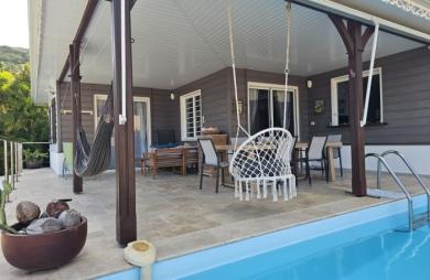 Villa avec vue mer, piscine et fort potentiel locatif   Les Anses-d