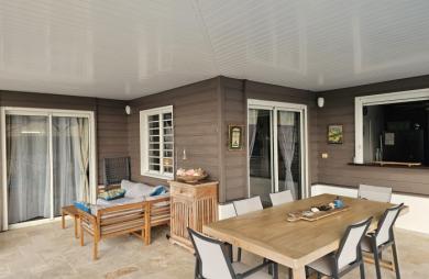 Villa avec vue mer, piscine et fort potentiel locatif   Les Anses-d