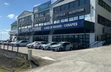 Location Local commercial 275m² Ducos
