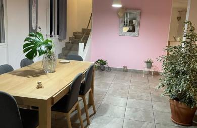 Immense maison à vendre avec 4 chambres à Saint-Joseph