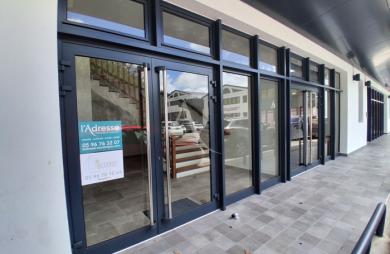 Location Bureaux 71.2m² Ducos