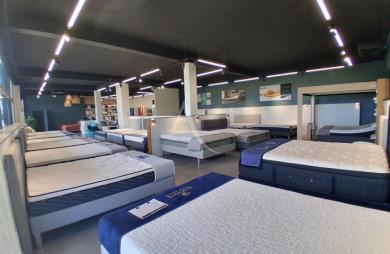 Location Local commercial 274m² Ducos