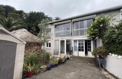Maison familiale sur deux niveaux à Sainte-Marie