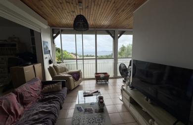 Maison familiale sur deux niveaux à Sainte-Marie