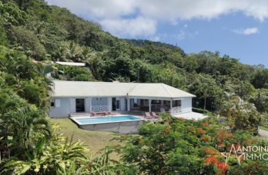 LES ANSES-D’ARLET   EXCLUSIVITÉ - VILLA DE STANDING - VUE MER - PISCINE   LODGE INDÉPENDANT 990 000 €