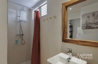 LES ANSES-D’ARLET   EXCLUSIVITÉ - VILLA DE STANDING - VUE MER - PISCINE   LODGE INDÉPENDANT 990 000 €