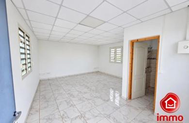 Location Local commercial 29m&sup2; 1 pièce Rivière Salée