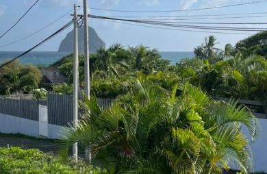 Studio vue mer et Rocher du Diamant, à 50m de la plage