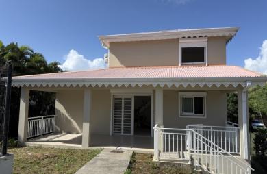 NOUVEAUTÉ-CHARMANTE VILLA T4 AVEC PISCINE AU ROBERT