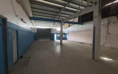Ducos Champigny — Entrepôt 210 m² avec bureau
