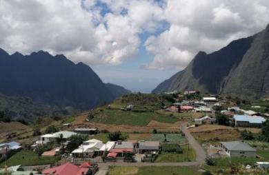 Vente Terrain 800m&sup2; Cilaos
