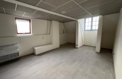 Local professionnel 120 m2 3è étage hyper centre Saint Denis