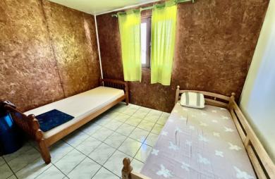 SAINT JOSEPH 97480 - MAISON F3/4 ENTRETENUE ET AGREABLE - MEZZANINE