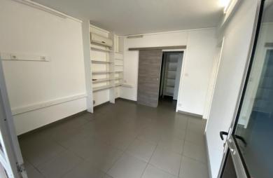 Location Local commercial 44m&sup2; 2 pièces Saint Denis
