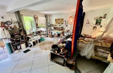 ENTRE DEUX 97414 - VILLA FONCTIONNELLE + BUNGALOW - VASTE TERRAIN ARBORE - CADRE VERDOYANT