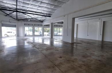 Location Local commercial 285m&sup2; 2 pièces Saint Louis