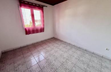 PETITE ILE 97429 - VILLA DE PLAIN PIED - HABITABLE DE SUITE - GARAGE - FACILE D