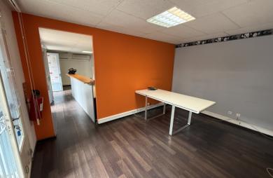 Bureaux en RDC de 42 m2 centre ville Saint Denis