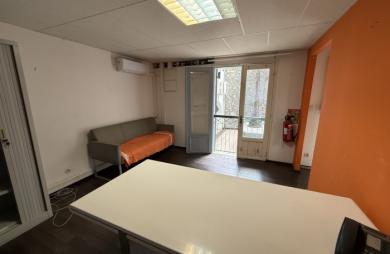 Bureaux en RDC de 42 m2 centre ville Saint Denis